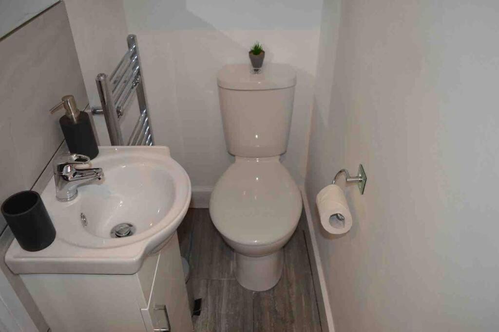 Villa Unique 4 Bed House In Derby Perfect For Contractors And Families Extérieur photo